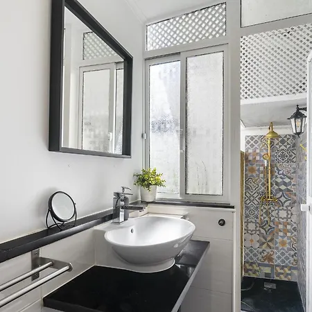 Apartment Whome Stylish Family In The Heart Of Chiado Lissabon
