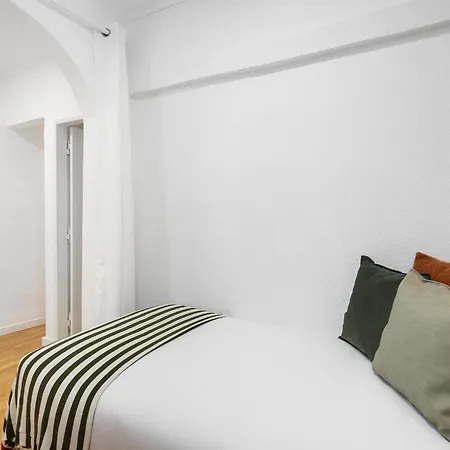 Apartment Whome Stylish Family In The Heart Of Chiado