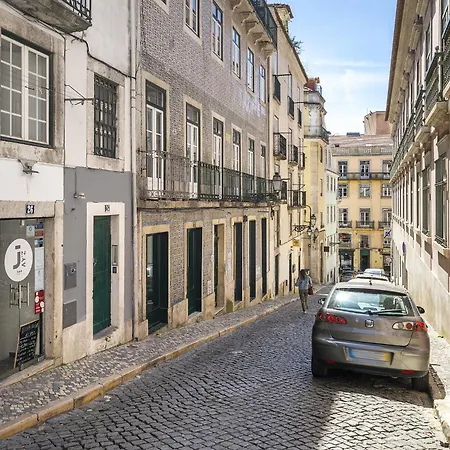 Apartment Whome Stylish Family In The Heart Of Chiado